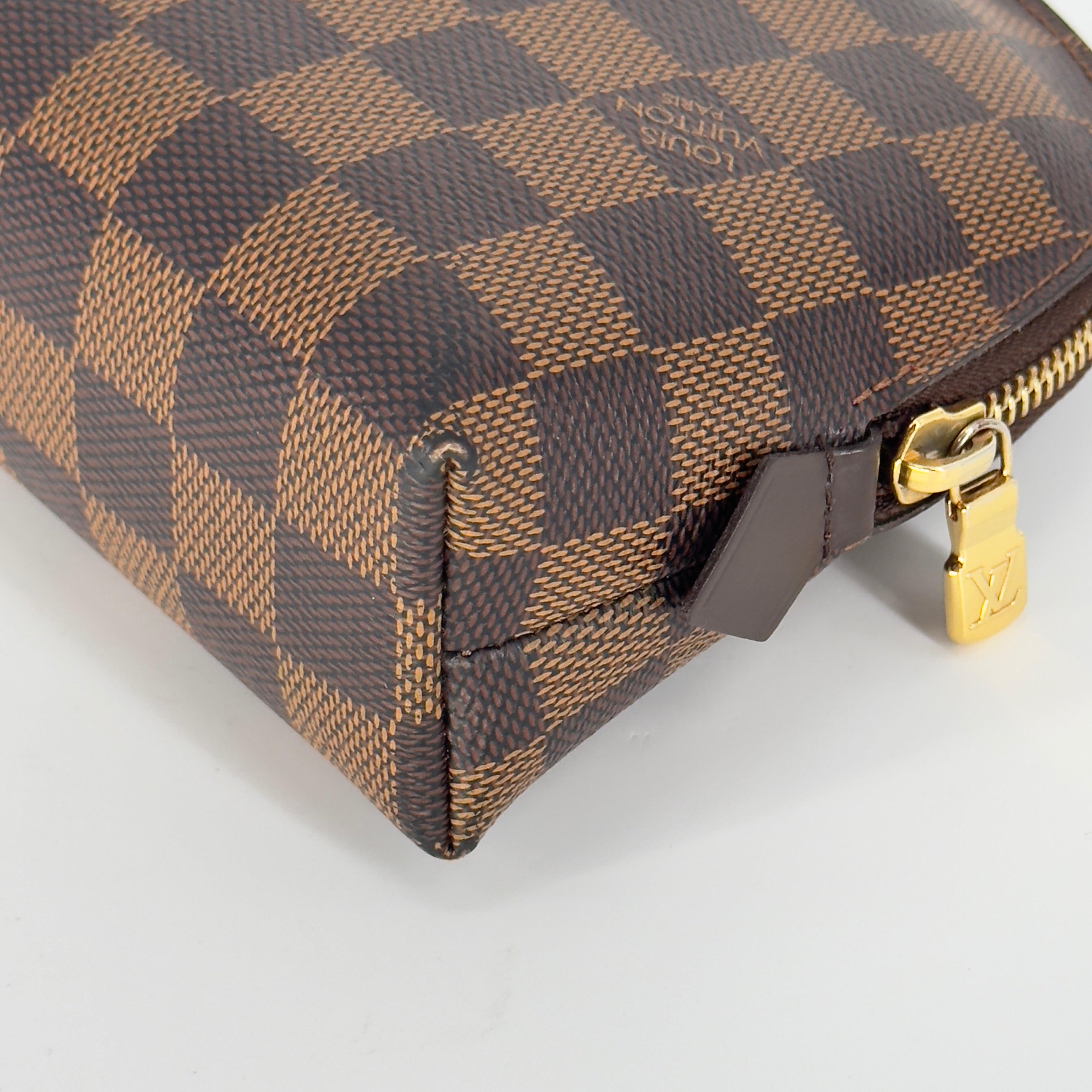 Louis Vuitton Cosmetic Pouch GM Damier Ebene