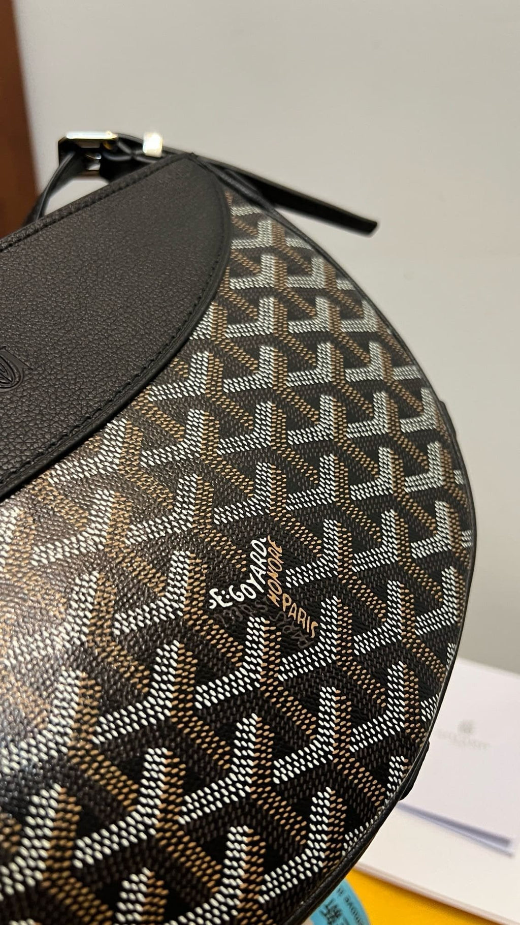 Goyard Hirondelle Schoudertas – Zwart / Grijs